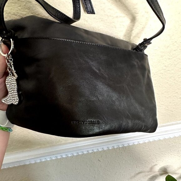 Lucky Brand Kune Studded Leather Crossbody Clutch Black Brass Nashville Keychain - Picture 7 of 7